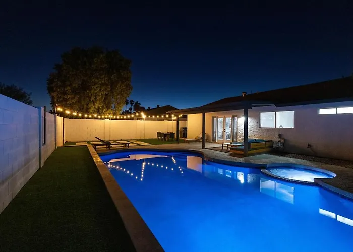 Must See! Heated Jacuzzi With A Pool! New Remodel