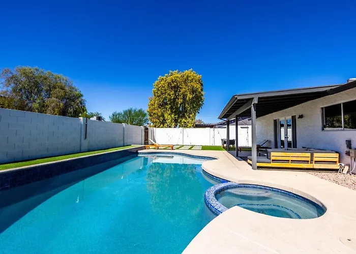 Must See! Heated Jacuzzi With A Pool! New Remodel Villa *