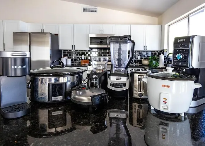 Villa Must See! Heated Jacuzzi With A Pool! New Remodel Chandler