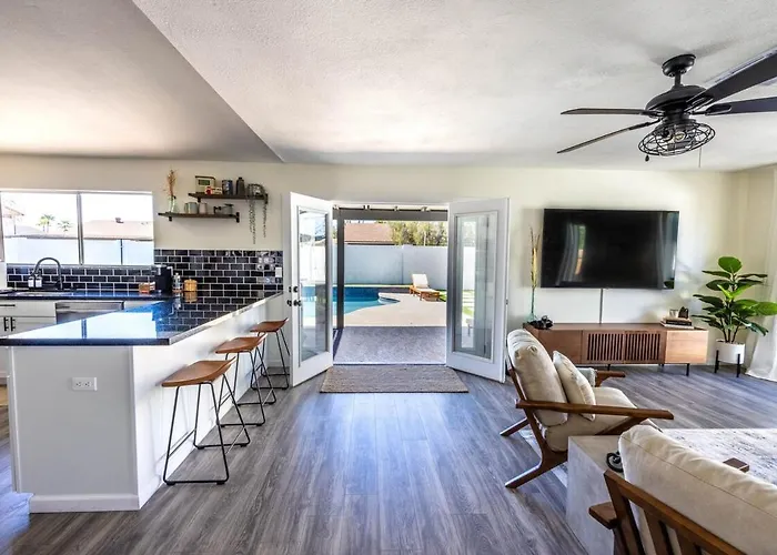 Must See! Heated Jacuzzi With A Pool! New Remodel Chandler
