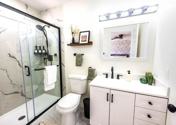 Must See! Heated Jacuzzi With A Pool! New Remodel Villa