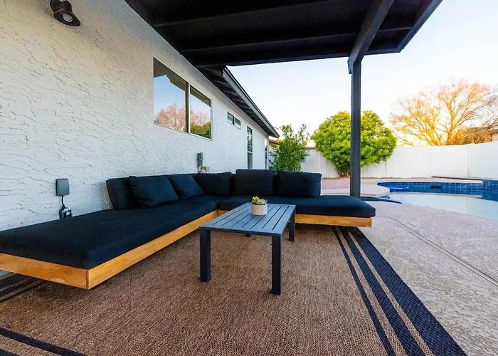Must See! Heated Jacuzzi With A Pool! New Remodel * Chandler