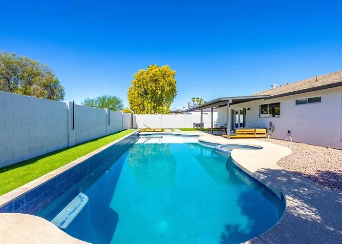 Must See! Heated Jacuzzi With A Pool! New Remodel * Chandler