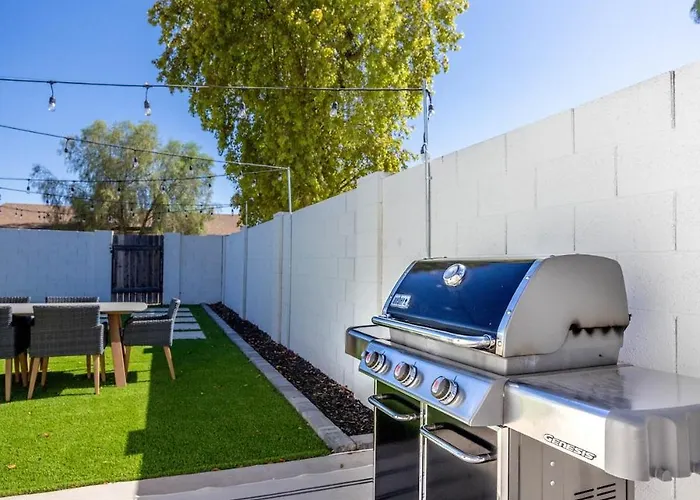 Must See! Heated Jacuzzi With A Pool! New Remodel *